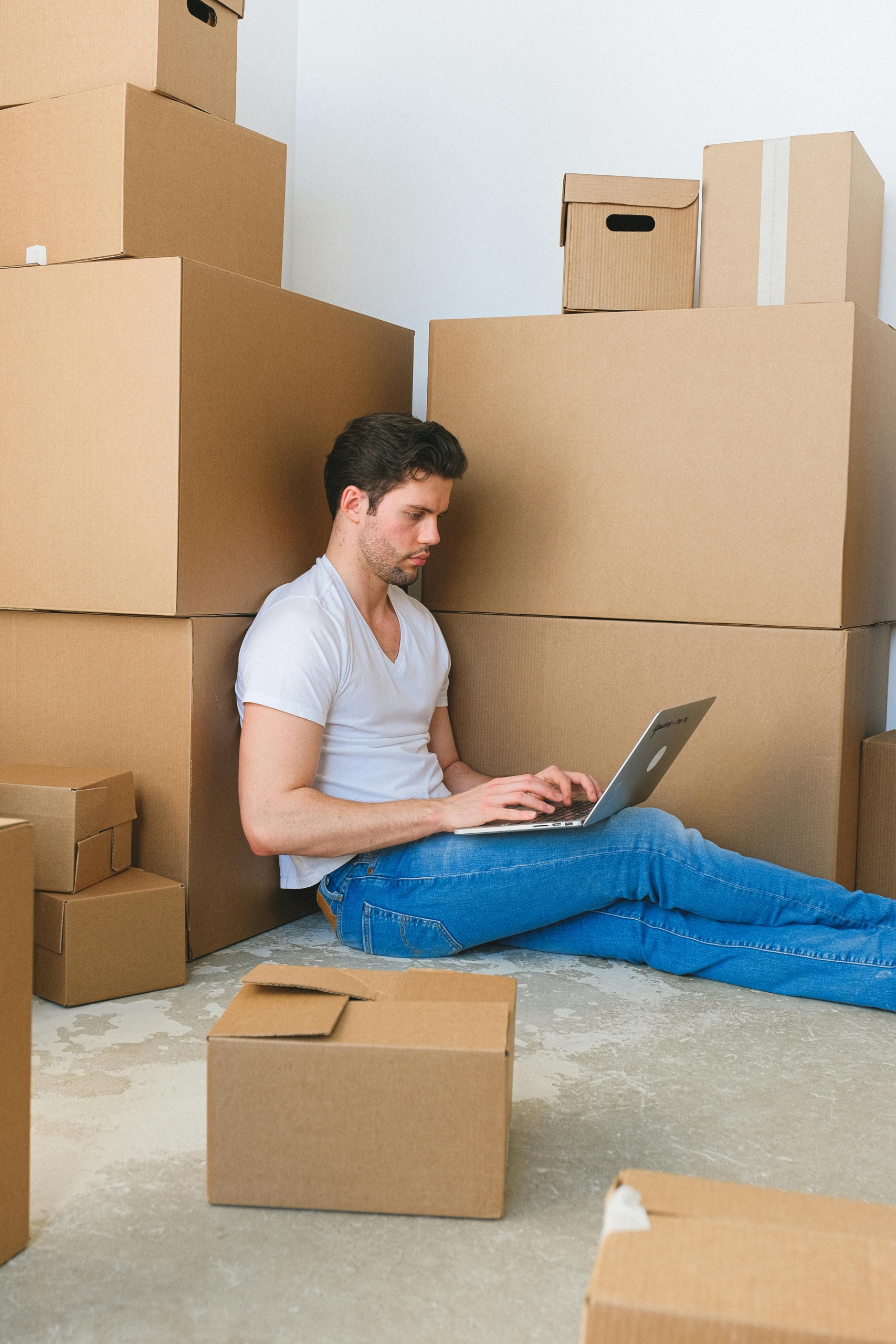 How to Move Without Taking Time Off Work: A Realistic Step-by-Step Plan
